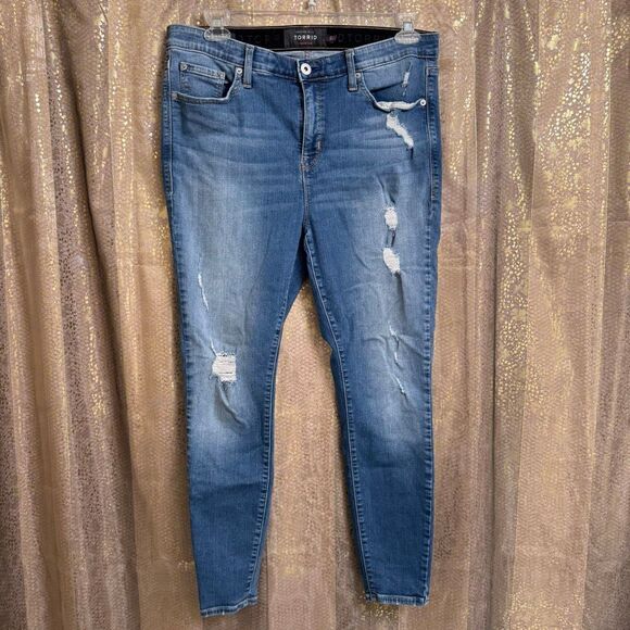 torrid Denim - Torrid Sky High Skinny Premium Stretch Hi Rise Distressed Jeans 16 Regular
